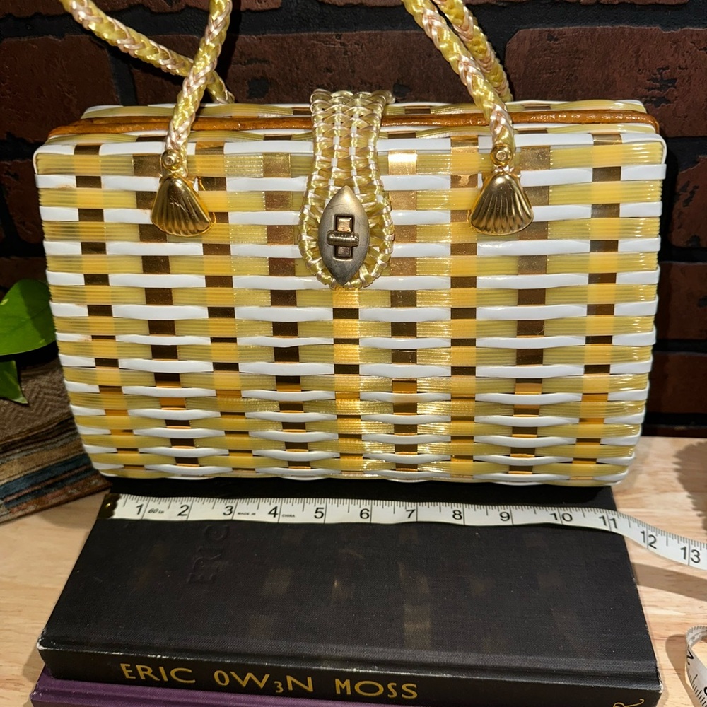 Vintage 50s 60s woven gold straw raffia hard body handbag - Picture 3 of 7
